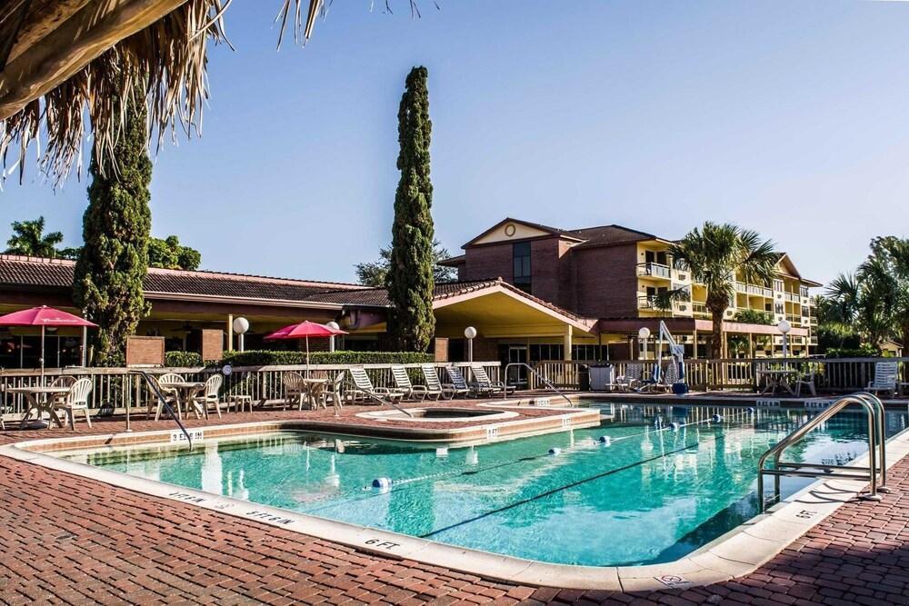 Quality Inn And Suites Golf Resort Golden Gate Kültér fotó